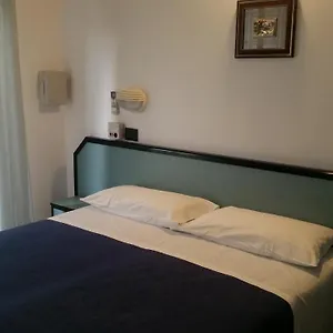 https://hotel-caravelle.riccione-hotels.org