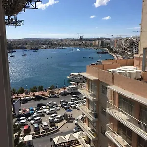Couette-café Boutique, Sliema